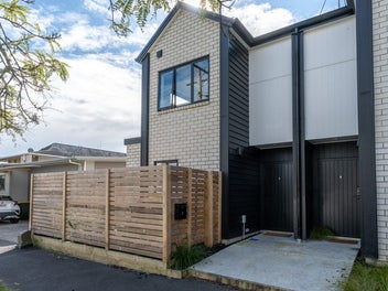 1/12 Charlemont Street, Whitiora, Hamilton