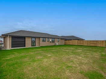 72 Atlantic Drive, Fitzherbert, Palmerston North
