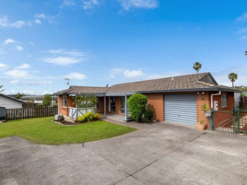 6 Jumento Place, Unsworth Heights, Auckland