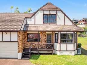 1/11 Stranolar Drive, Waikowhai, Auckland