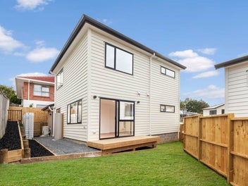 4237A Great North Road, Glendene, Auckland