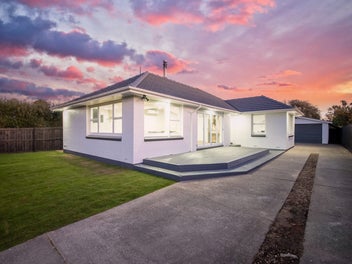 35 Lake Terrace Road, Burwood, Christchurch