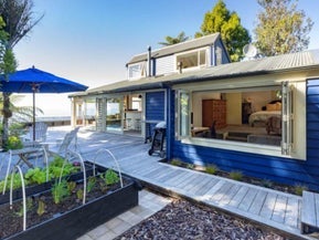 27 Quinns Road, Waiatarua, Auckland