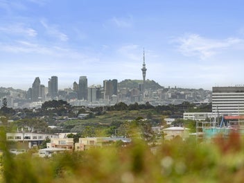 2/23 Parr Terrace, Castor Bay, Auckland