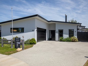 30 Plunket Street, Omakau