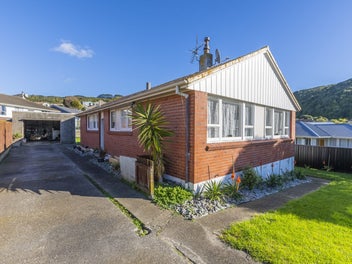 105 Rangituhi Crescent, Takapuwahia, Porirua