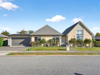 13 Tarata GR, LANSDOWNE, MASTERTON