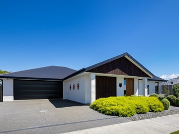 2 Deans Place, Amberley, Amberley