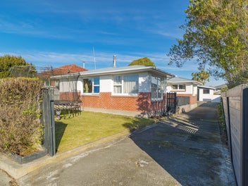 25 Lake Terrace Road, Burwood, Christchurch