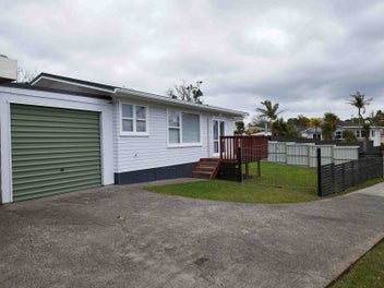 1/3 Flaxdale Street, Birkdale, Auckland
