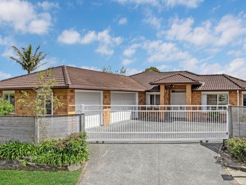 30 Summerland Drive, Henderson, Auckland