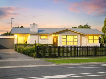 30 Rhonda Avenue, Deanwell, Hamilton