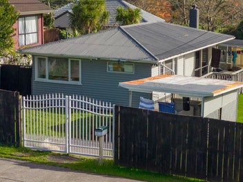 39 Newington Road, Henderson, Auckland