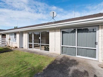 2/69 Rangitoto Road, Papatoetoe, Auckland