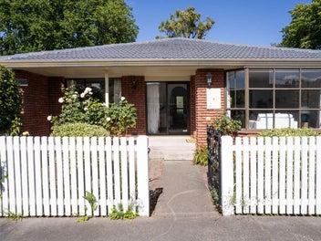 2/11 Office Road, Merivale, Christchurch