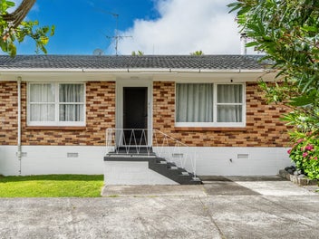 2/102 Victoria Street, Onehunga, Auckland