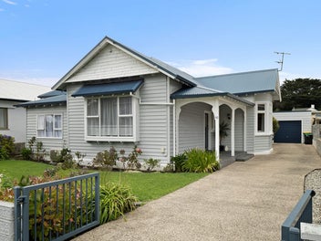 82 Albert Street, Saint Clair, Dunedin