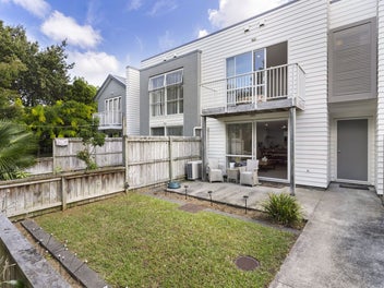 59 Phar Lap Crescent, Takanini, Auckland