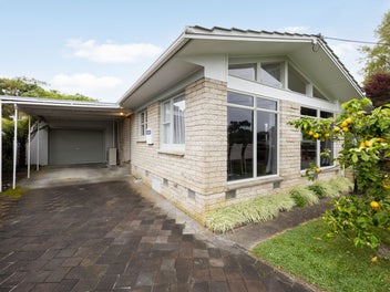 16 Patrick Place, Fitzroy, Hamilton