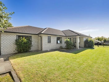 73 Bathurst Crescent, Pyes Pa, Tauranga
