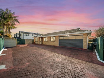2/23 Watson Place, Papatoetoe, Auckland