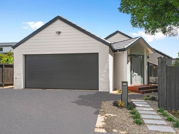 67 Fernhill Way, Oteha, Auckland