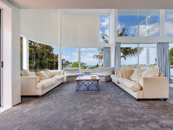 2/36 King Richard Place, Browns Bay, Auckland