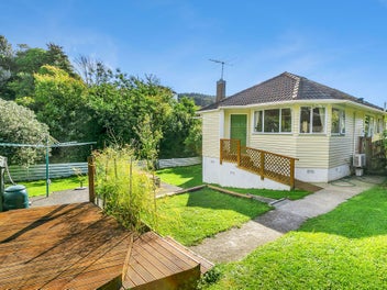 25 Larsen Crescent, Tawa, Wellington