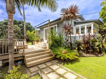 3 Miami Avenue, Surfdale, Waiheke Island
