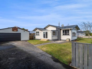 86 Brecon Road, Stratford