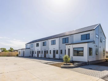 6/8 Blanes Road, Weymouth, Auckland