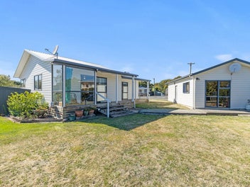 8 Key Crescent, Seddon