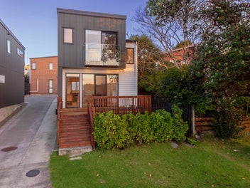 2/20 Eban Avenue, Hillcrest, Auckland
