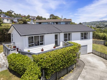 15 Buccaneer Place, Grenada Village, Wellington