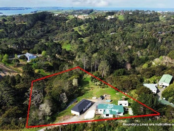 1261 East Coast Road, Albany