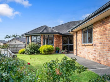 14 Fairford Avenue, Henderson, Auckland
