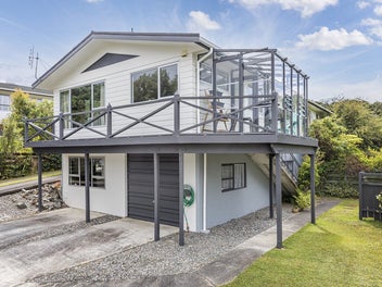 27B Penryn Drive, Camborne, Porirua