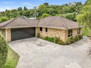 8 Libra Place, Kawaha Point, Rotorua