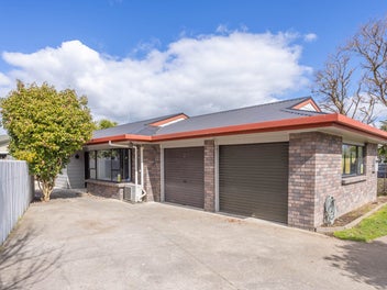 310 Clarkin Road, Fairfield, Hamilton