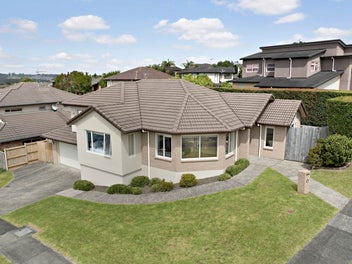 2 Leburn Crescent, Flat Bush, Auckland