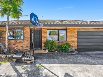 2/152 Whitford Road, Somerville, Manukau