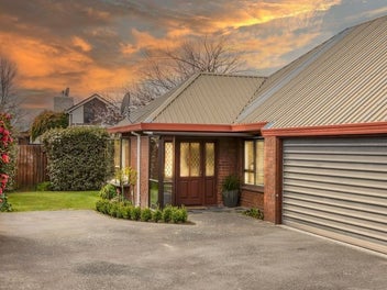 2/50 Ambleside Drive, Burnside, Christchurch