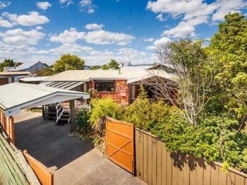 1 Peter Hall Drive, Kelvin Grove, Palmerston North