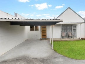 2/21 Takanini Road, Takanini