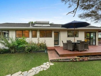 11 Glucina Place, Glen Eden, Auckland