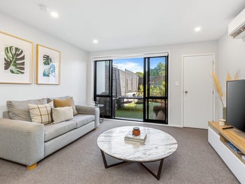 8/3 Fairdale Place, Birkdale, Auckland