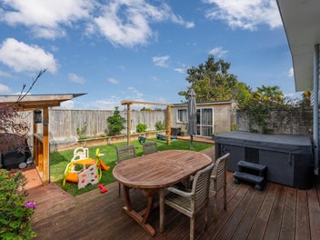 112 Clarence Cox Crescent, Pirimai, Napier