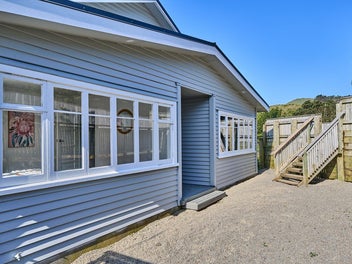 143 Sievers Grove, Cannons Creek, Porirua