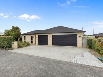 32 Cooladerry Place, Rosehill, Papakura