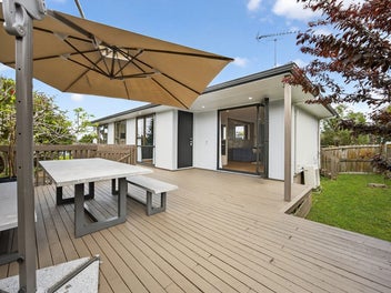 37 Botany Road, Botany Downs, Auckland